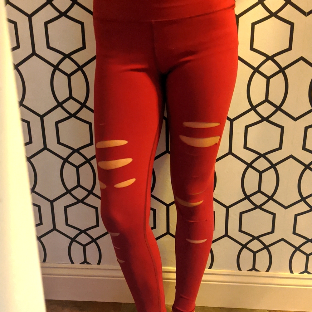(Original) Alo red/maroon ripped leggings